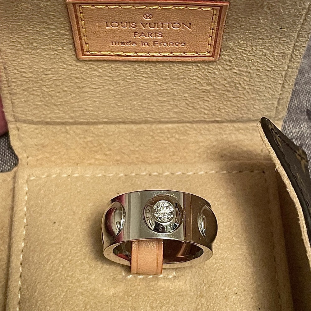Authentic Louis Vuitton Large White Gold & Diamond Clous Ring